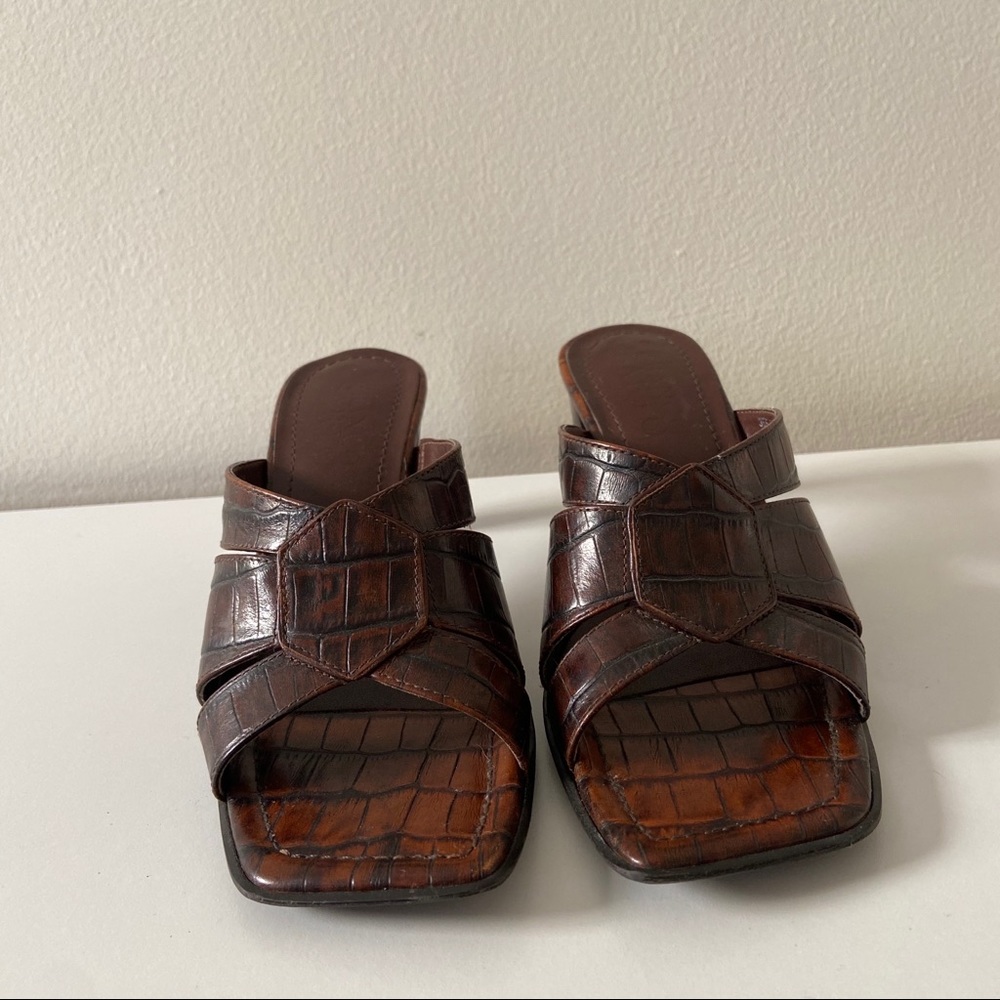 Heels - Picture 2 of 5